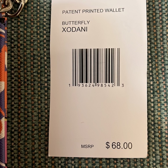 BETSEY Johnson’s Butterflies & Bow Patent Printed Faux Leather Crossbody - Picture 7 of 8